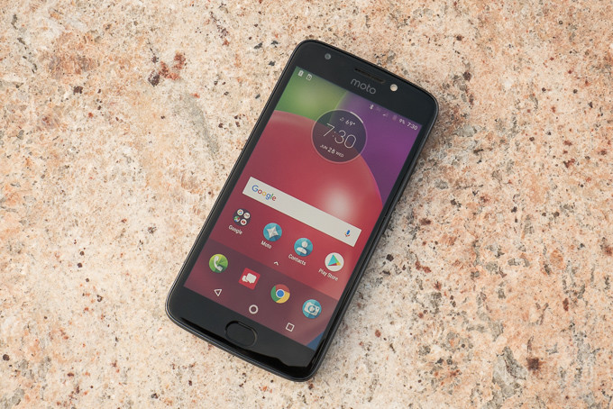 مراجعة هاتف Motorola Moto E4 وأبرز مميزاته وعيوبه