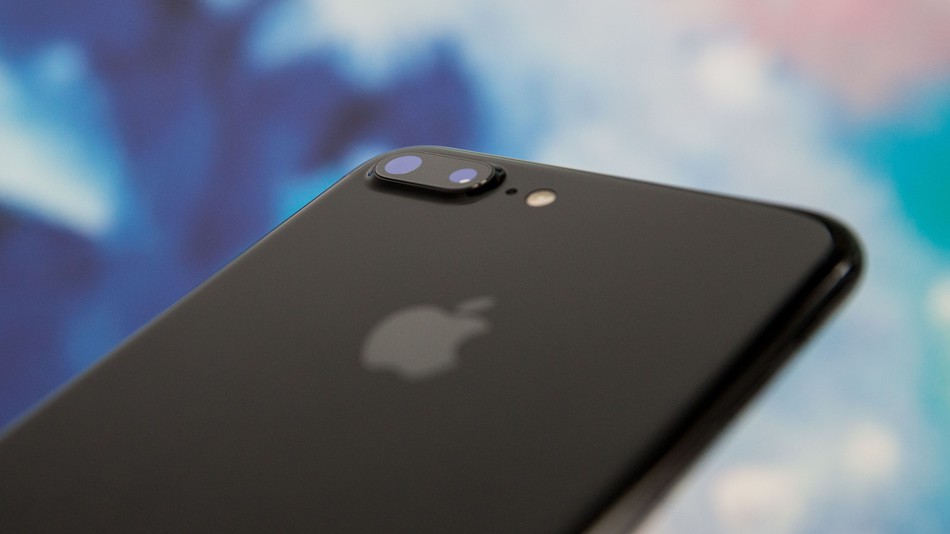 4 خواص منتظرة للعملاق iPhone 8 تسبب المشاكل لشركة Apple