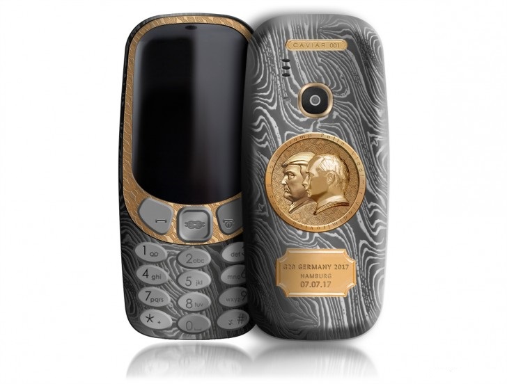 نسخة خاصة من هاتف نوكيا 3310 بالذهب تحمل وجهي ترامب وبوتين