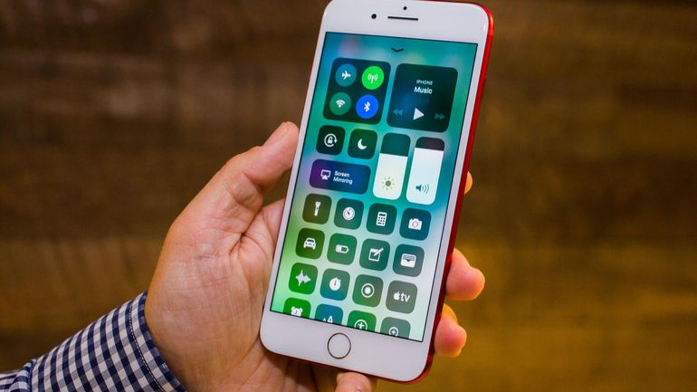 هل لتحديثات iOS علاقة ببطء أداء أجهزة ايفون؟