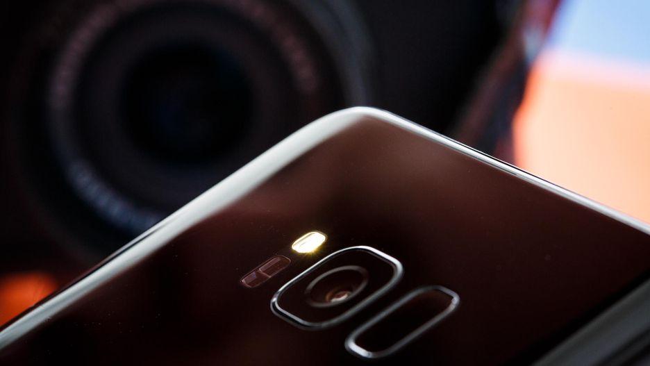 هل تضع سامسونج مستشعر بصمة Galaxy S9 في الواجهة الأمامية للهاتف ؟