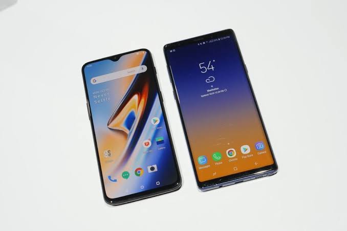 مقارنة شاملة بين اثنين من الهواتف المرشحة لنيل لقب الأفضل Samsung Galaxy Note9 وOnePlus 6T