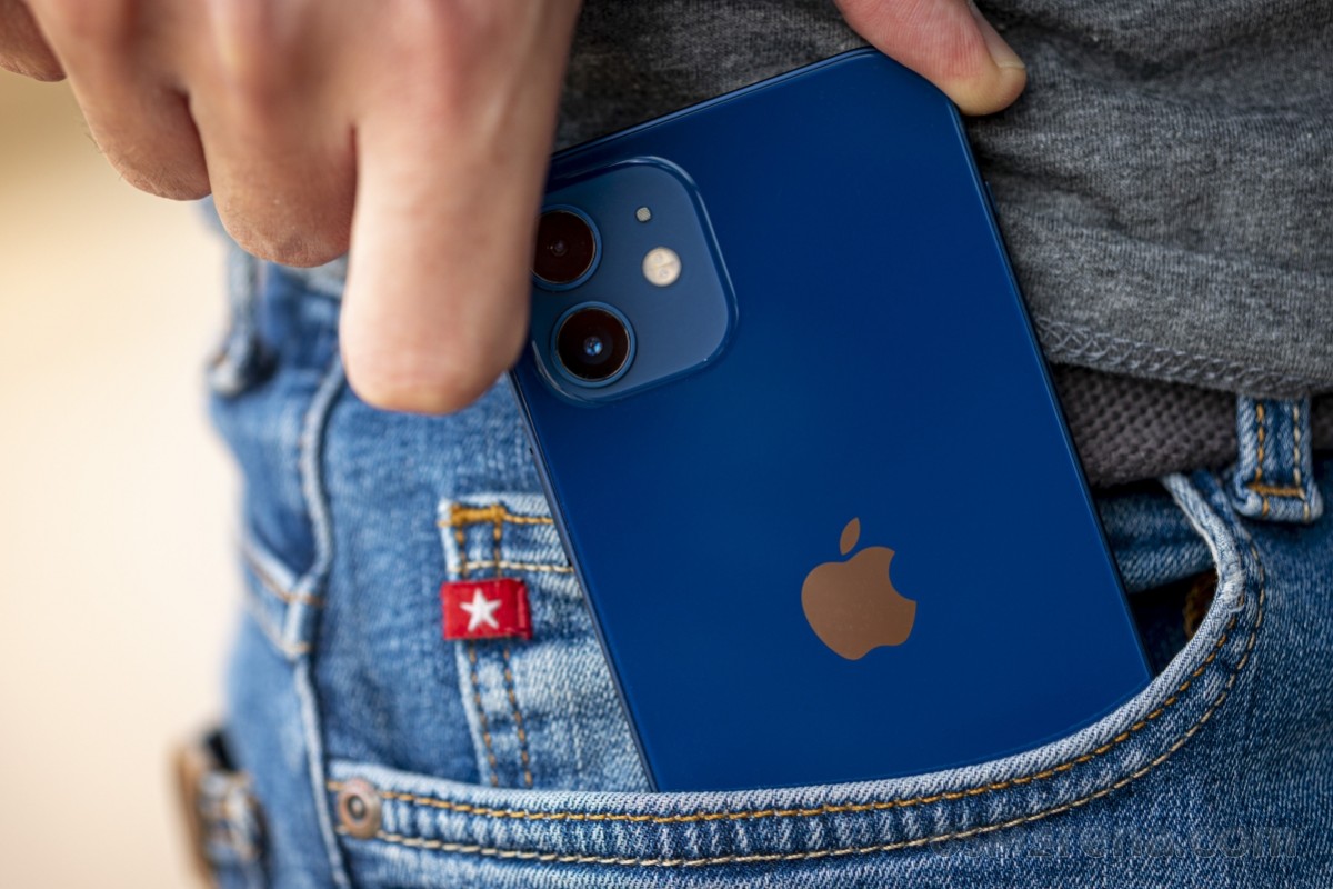 لماذا أعلنت فرنسا عن قرار وقف بيع هاتف iPhone 12 على أراضيها