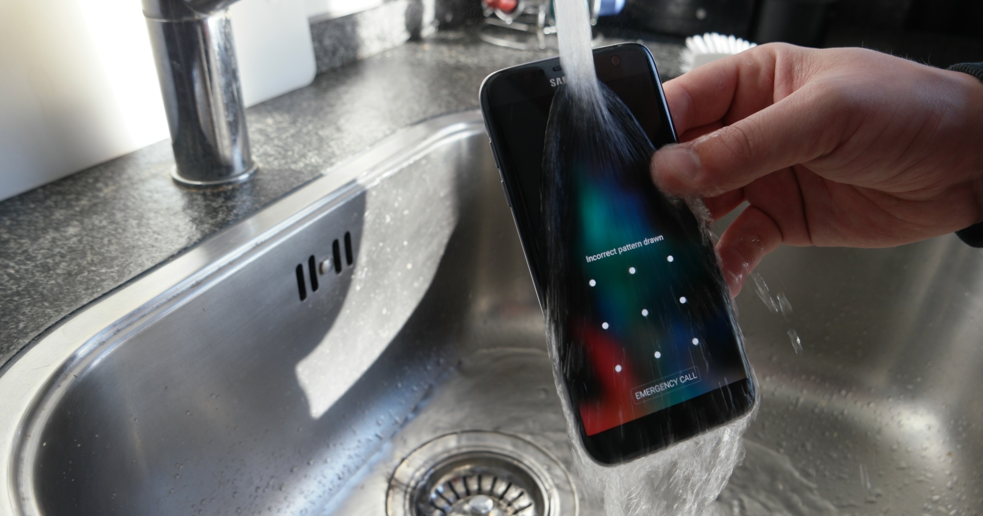 الهاتف الخارق Galaxy Note 6 والمنتظر بقوه سيأتي مقاوم للماء وبماسح قزحية العين